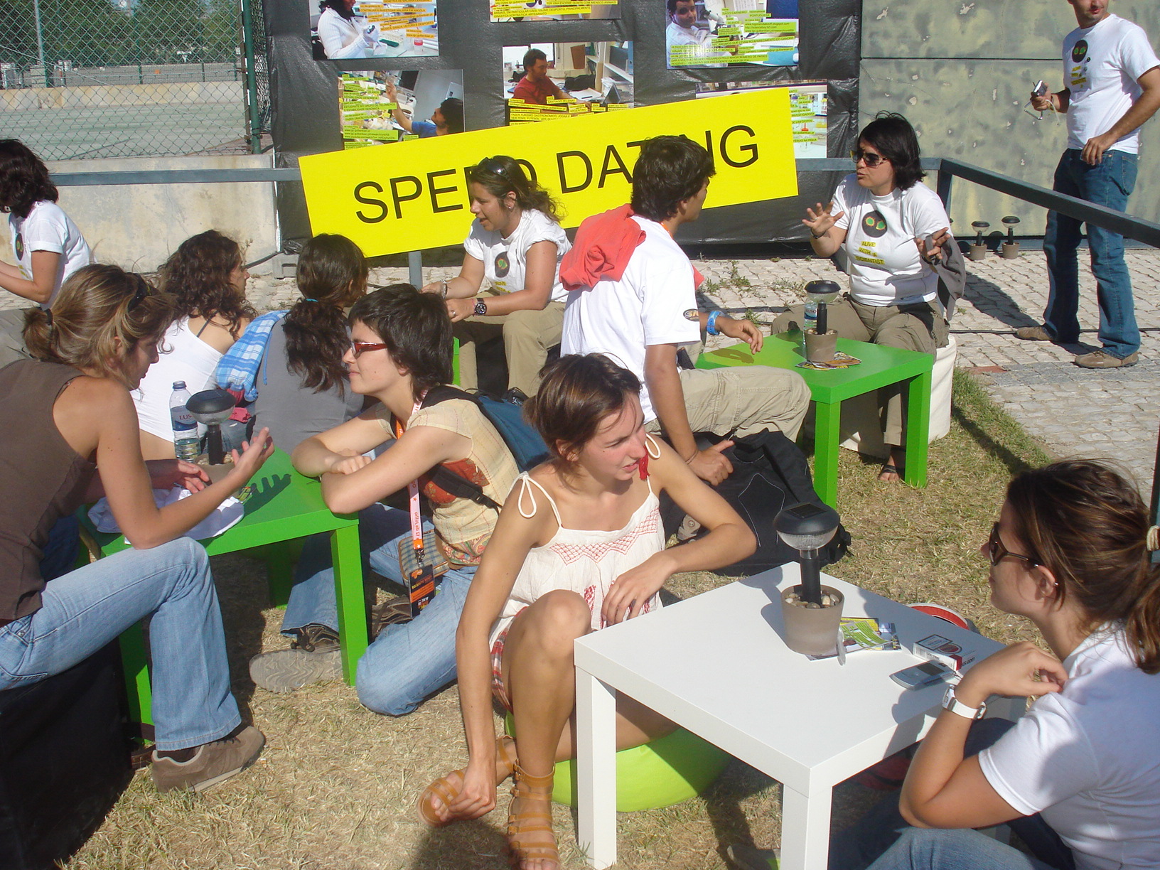 Speed-dating with scientists at the IGC space Optimus Alive 2008
