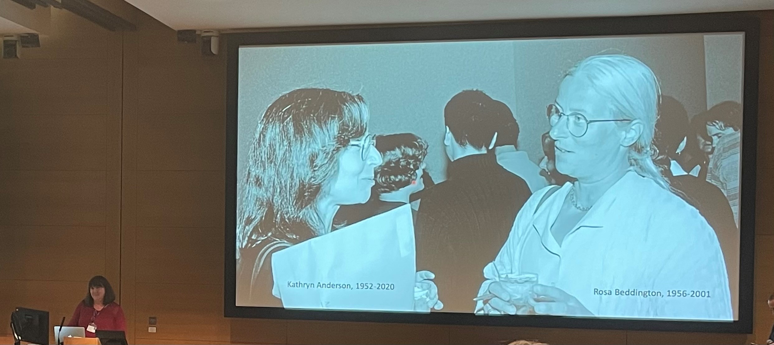 Tamara Caspary presenting a photo of Rosa Beddington and Kathryn Anderson (1952-2020).